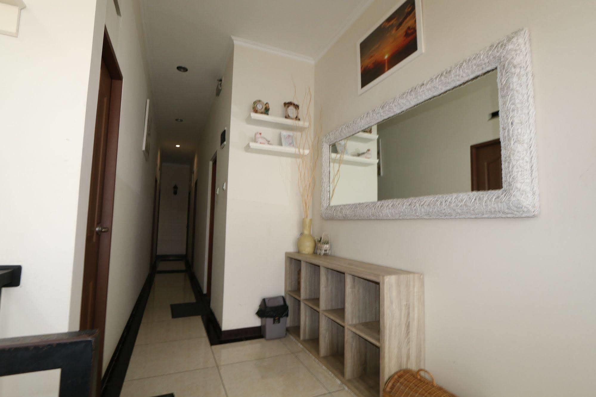 Bantal Guling Pasar Baru Bandung Exterior foto
