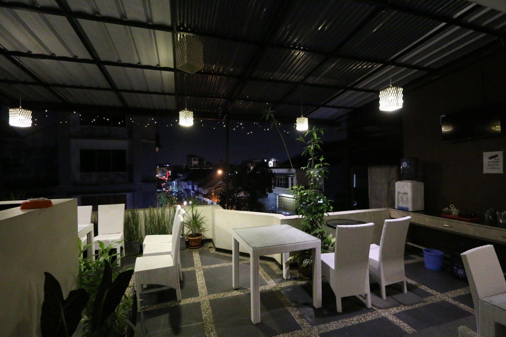 Bantal Guling Pasar Baru Bandung Exterior foto