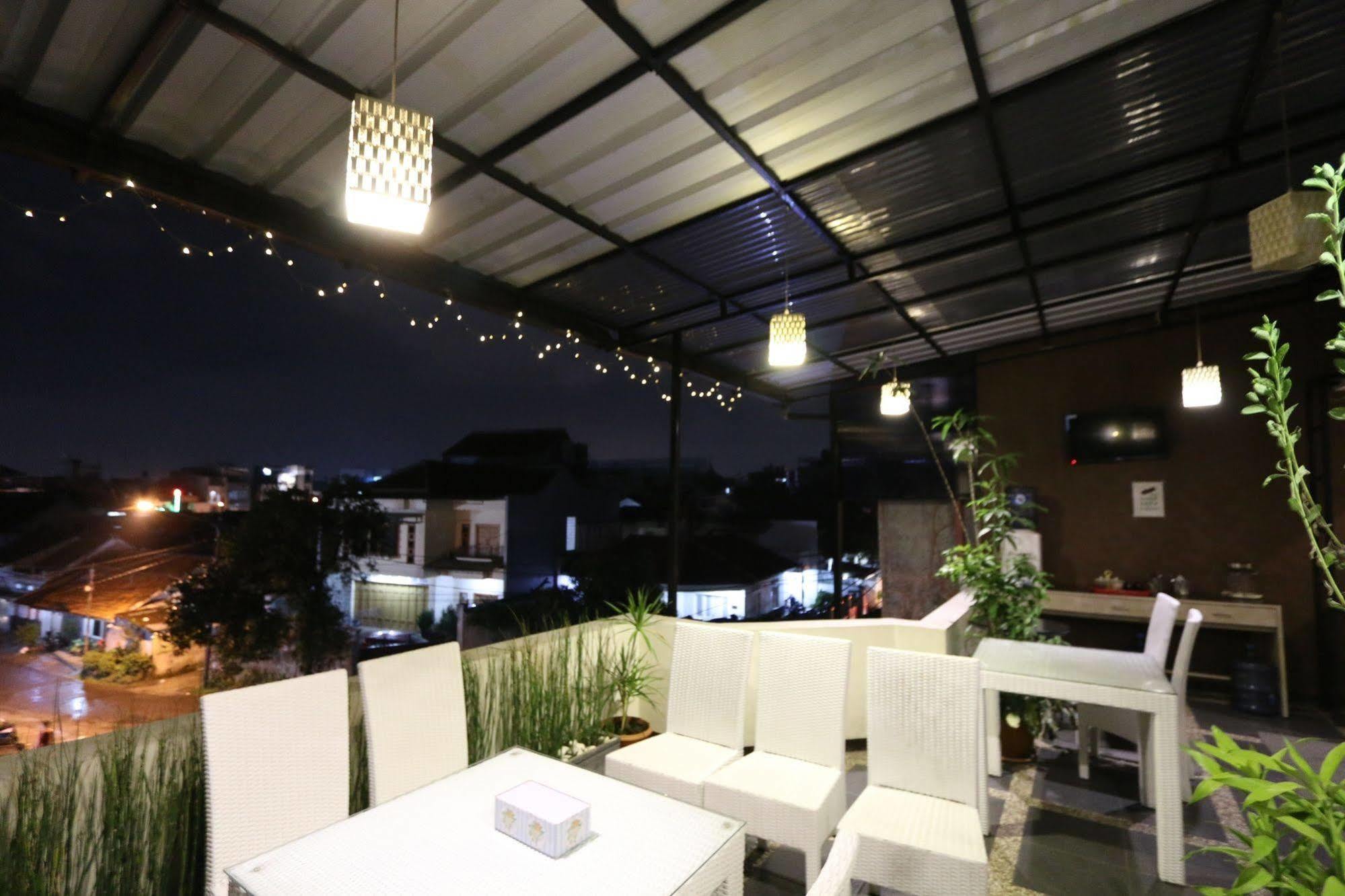 Bantal Guling Pasar Baru Bandung Exterior foto